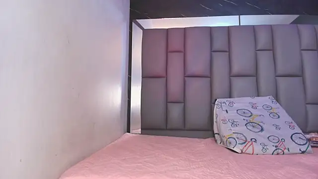 kissme luna online show from November 2025 07:17:01 PM