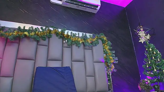 kissme luna online show from December 2025 07:13:01 PM