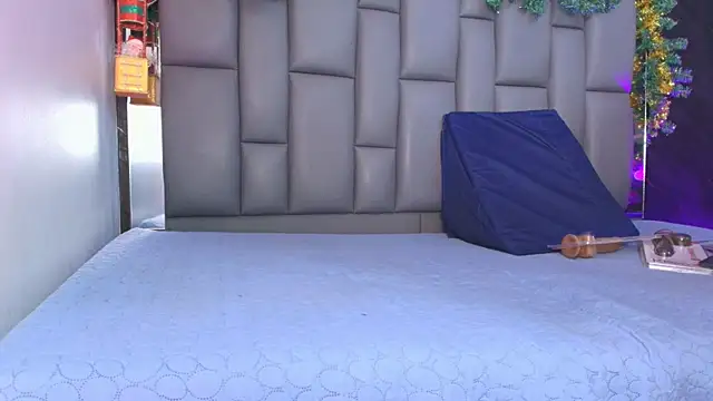 kissme luna online show from December 2025 07:02:01 PM