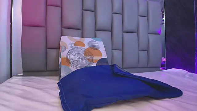 kissme luna online show from November 2025 07:07:01 PM