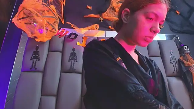 kissme luna online show from October 2025 07:02:02 PM