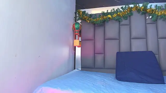 kissme luna online show from December 2025 07:04:01 PM