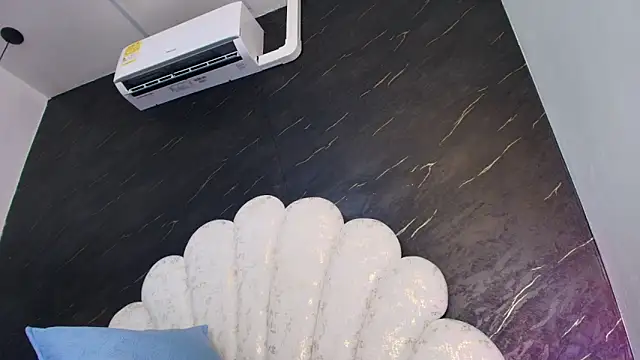 kissme luna online show from April 2026 07:19:01 PM