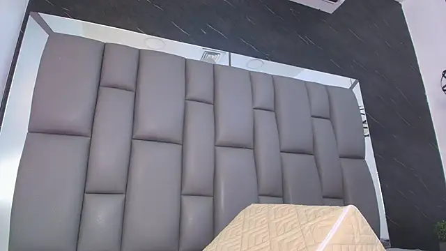 kissme luna online show from February 2026 07:03:01 PM