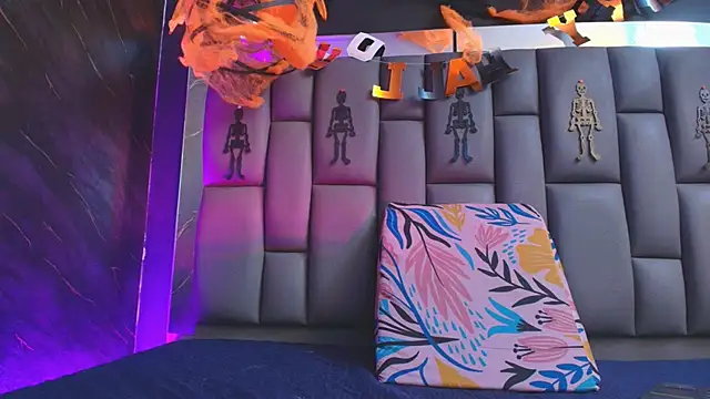 kissme luna online show from November 2025 07:41:02 PM