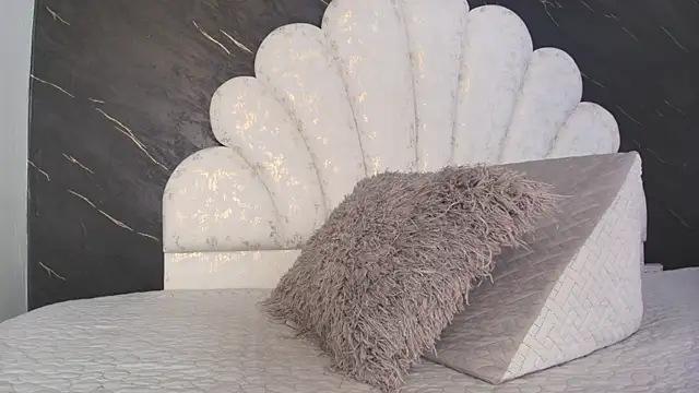 kissme luna online show from March 2026 07:05:02 PM