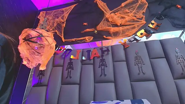 kissme luna online show from October 2025 07:10:01 PM