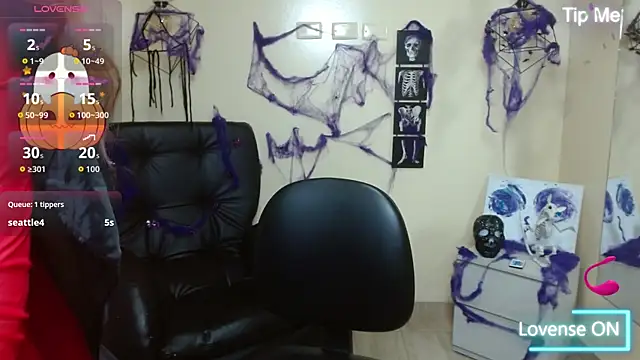 Bom BomXX online show from October 2025 10:34:01 PM