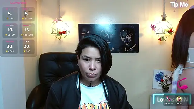 Snapshot of Bom_BomXX chatting on December 2025 03:24:02 AM Bom BomXX online show from December 2025 03:24:02 AM