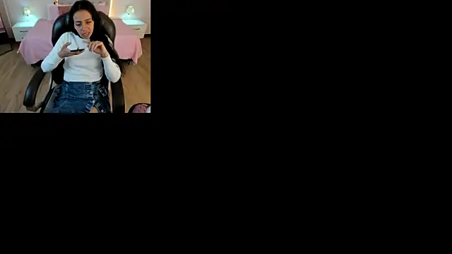 Snapshot of Mariam_Lopez__ chatting on May 2026 04:28:02 AM Mariam Lopez online show from May 2026 04:28:02 AM