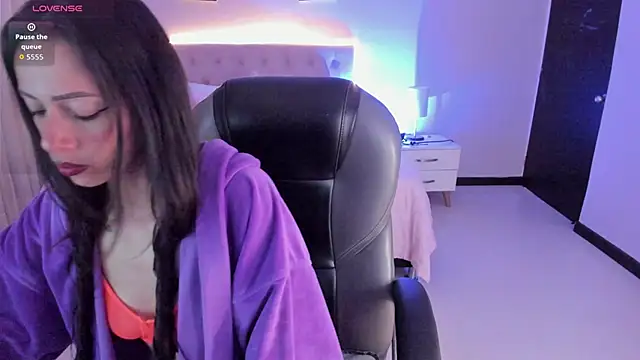 Mariam Lopez   online show from March 2026 03:52:01 AM