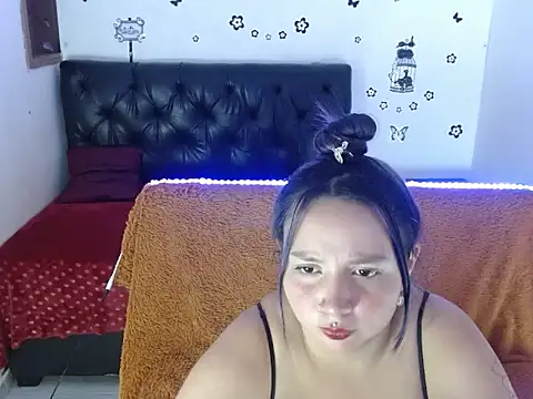 Mia2xsmith online show from October 2025 04:13:01 AM