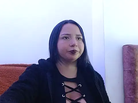 Mia2xsmith online show from September 2025 03:54:01 AM