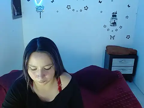 Mia2xsmith online show from November 2025 05:23:01 AM