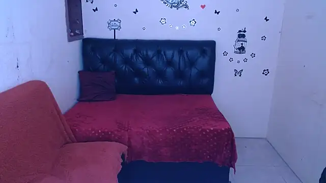 Mia2xsmith online show from October 2025 03:45:02 PM