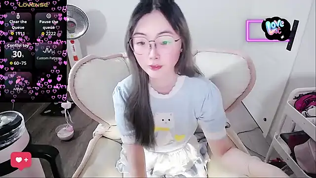 baby-yaya20 online show from March 2026 11:10:01 AM