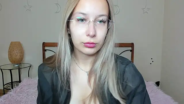 Snapshot of dina_sunshine chatting on October 2025 03:08:01 AM dina sunshine online show from October 2025 03:08:01 AM