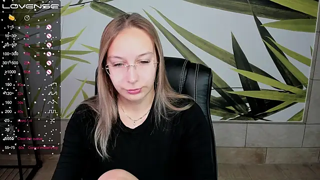 Snapshot of dina_sunshine chatting on November 2025 12:44:01 AM dina sunshine online show from November 2025 12:44:01 AM