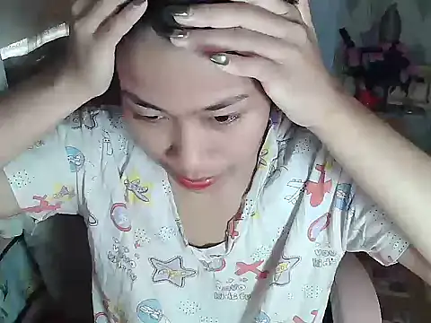 Snapshot of Sweet_Asian25 chatting on October 2025 10:42:02 PM Sweet Asian25 online show from October 2025 10:42:02 PM