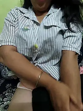 Snapshot of Monika_9Gupta070 chatting on September 2025 05:42:01 PM Monika 9Gupta070 online show from September 2025 05:42:01 PM