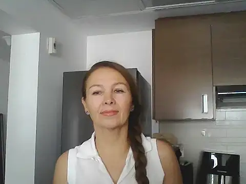 Avelinii online show from May 2026 07:27:01 AM