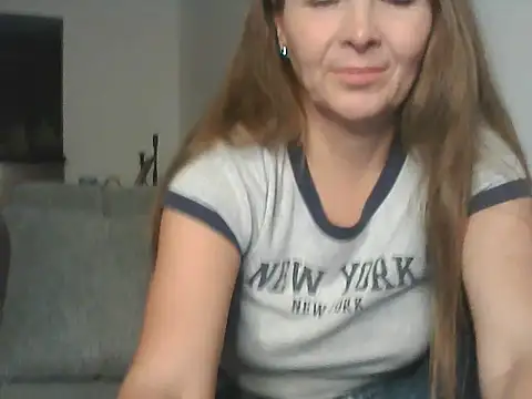 Avelinii online show from May 2026 04:18:01 PM