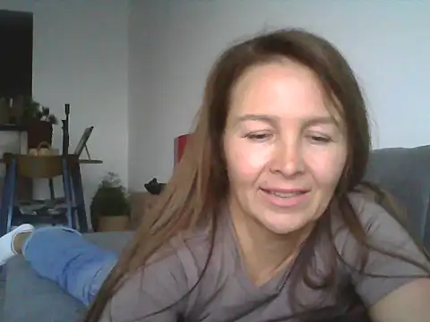 Avelinii online show from May 2026 02:46:01 PM