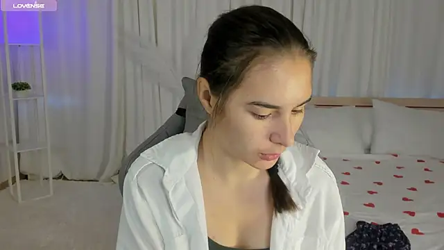 SeraphineClark online show from October 2025 02:24:02 AM