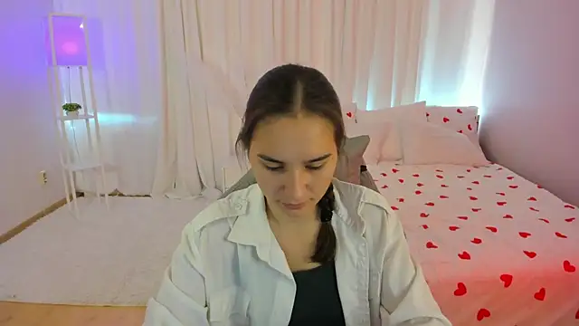 SeraphineClark online show from October 2025 04:48:01 AM