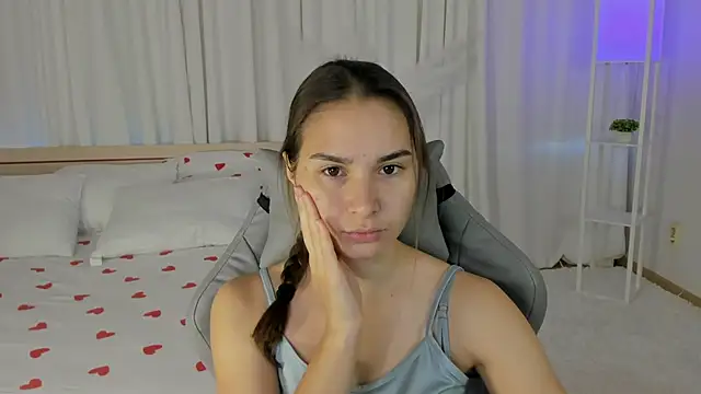 SeraphineClark online show from October 2025 02:12:01 AM