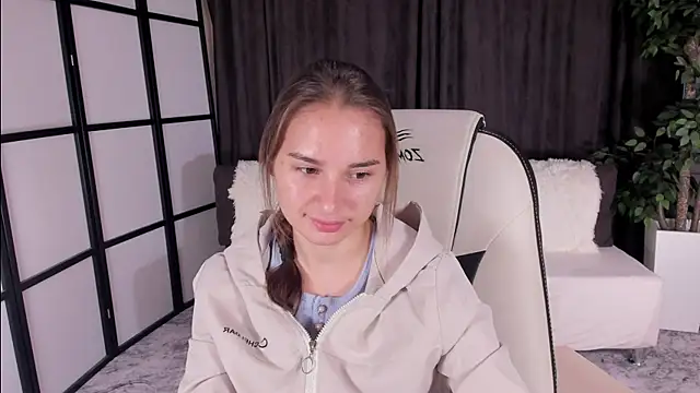 SeraphineClark online show from September 2025 02:33:01 AM