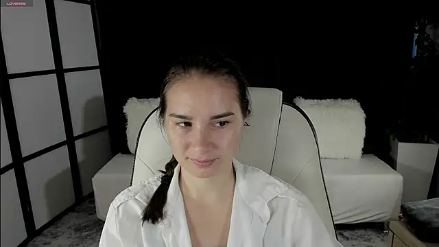 SeraphineClark online show from September 2025 02:28:01 AM
