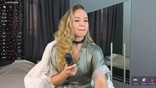 Snapshot of Hloya_Mei chatting on October 2025 02:32:01 AM Hloya Mei online show from October 2025 02:32:01 AM