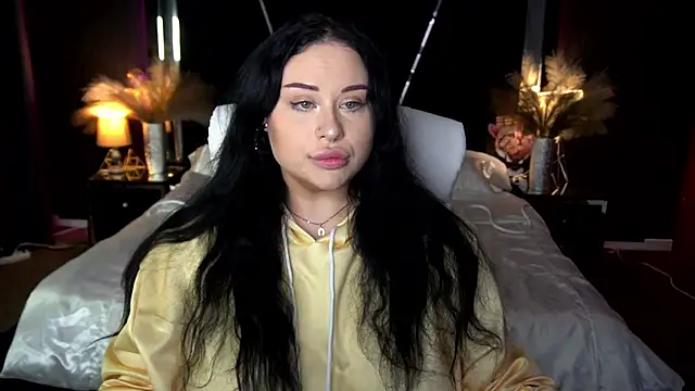 SerahMirabeli online show from November 2025 08:12:01 PM