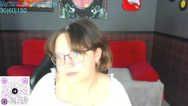 Snapshot of Mila__Cutee chatting on October 2025 01:18:01 AM Mila Cutee online show from October 2025 01:18:01 AM