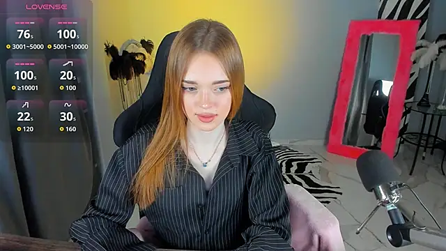 FlexyFox online show from February 2026 04:17:02 PM