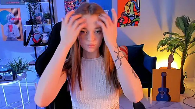 Snapshot of FlexyFox chatting on November 2025 11:43:02 AM FlexyFox online show from November 2025 11:43:02 AM