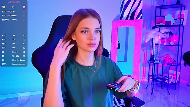 FlexyFox online show from March 2026 01:06:02 PM