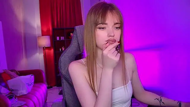 FlexyFox online show from June 2026 04:30:01 PM