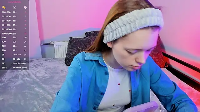 FlexyFox online show from February 2026 04:14:01 PM