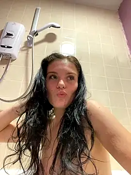 Camwithchlox online show from October 2025 06:53:01 PM