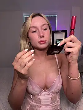 SexySaraxxoo online show from February 2026 12:32:01 PM