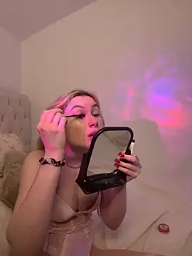 SexySaraxxoo online show from November 2025 05:06:02 PM