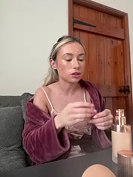 SexySaraxxoo online show from February 2026 12:28:02 PM