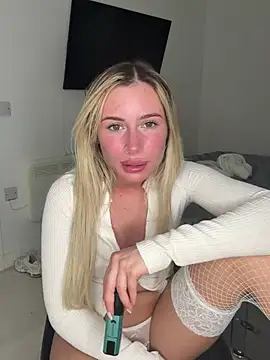 SexySaraxxoo online show from March 2026 09:26:01 PM