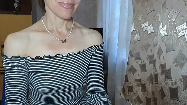 Two Sisters online show from September 2025 04:36:02 AM