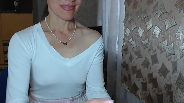 Two Sisters online show from September 2025 04:46:02 AM