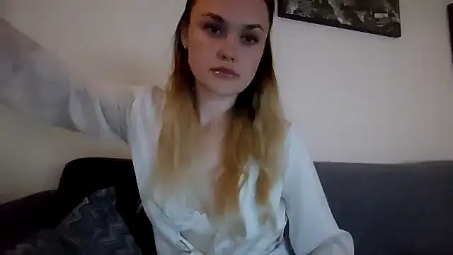 Snapshot of Rovelaa chatting on July 2026 09:28:02 PM Rovelaa online show from July 2026 09:28:02 PM