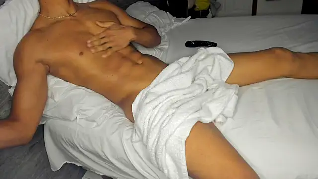Snapshot of FitBoy_Cris chatting on September 2025 07:59:01 PM FitBoy Cris online show from September 2025 07:59:01 PM