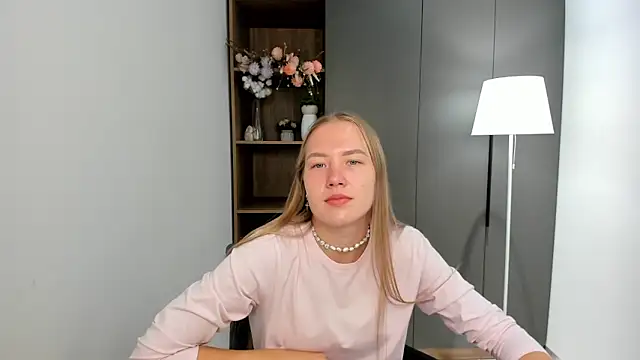AlbaMesick online show from September 2025 05:40:01 AM